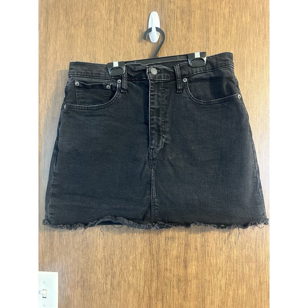 Madewell Womens Skirt Size 30 Black Stretch Denim Straight Mini Raw Hem pockets